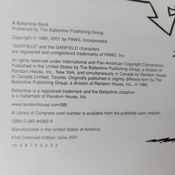 Garfield classics book bundle. Garfield at large and Garfield takes the cake - Picture 7 of 7